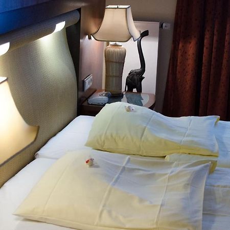 קלן Royal Inn מראה חיצוני תמונה