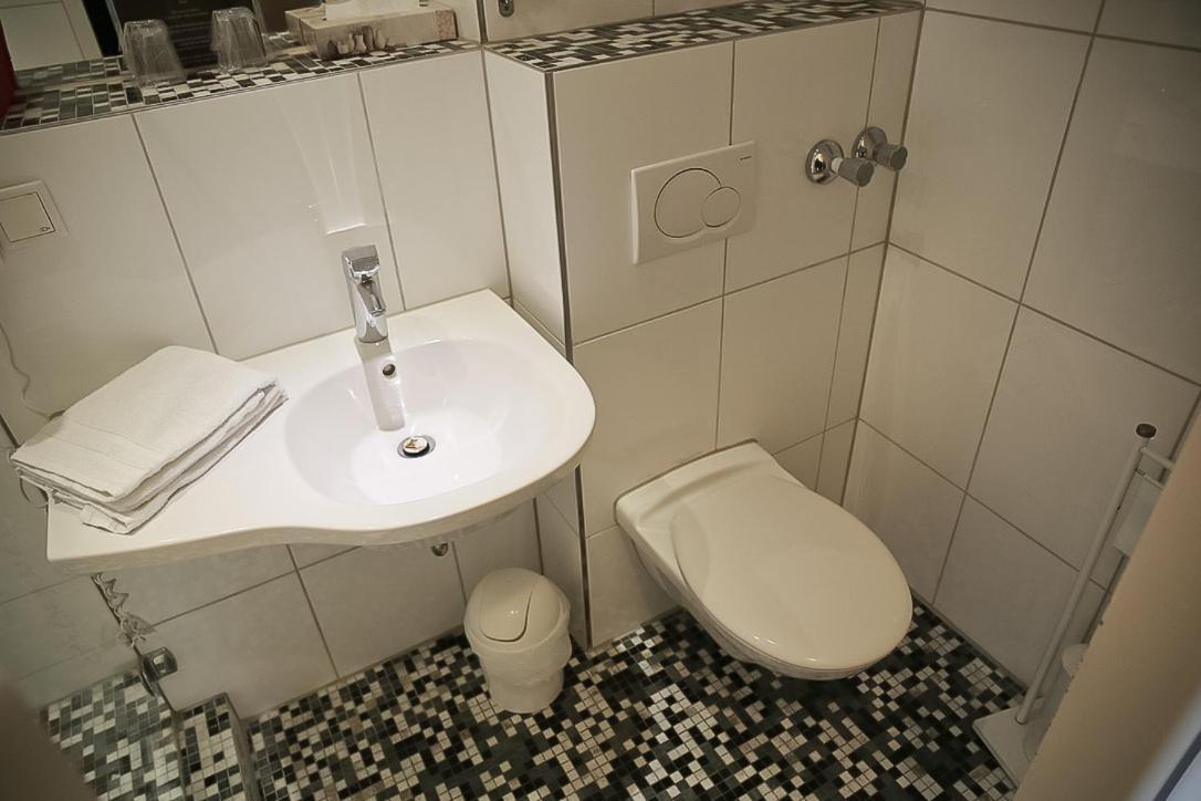 קלן Royal Inn מראה חיצוני תמונה